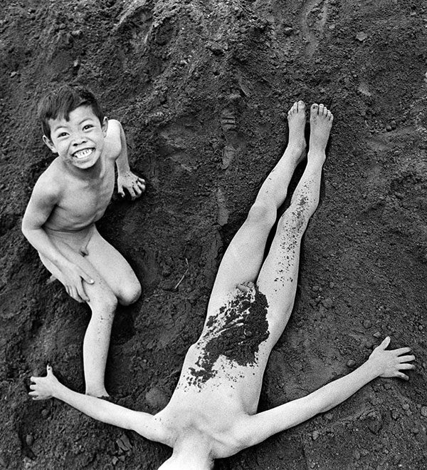 Cover-up, Indonesia, 1976